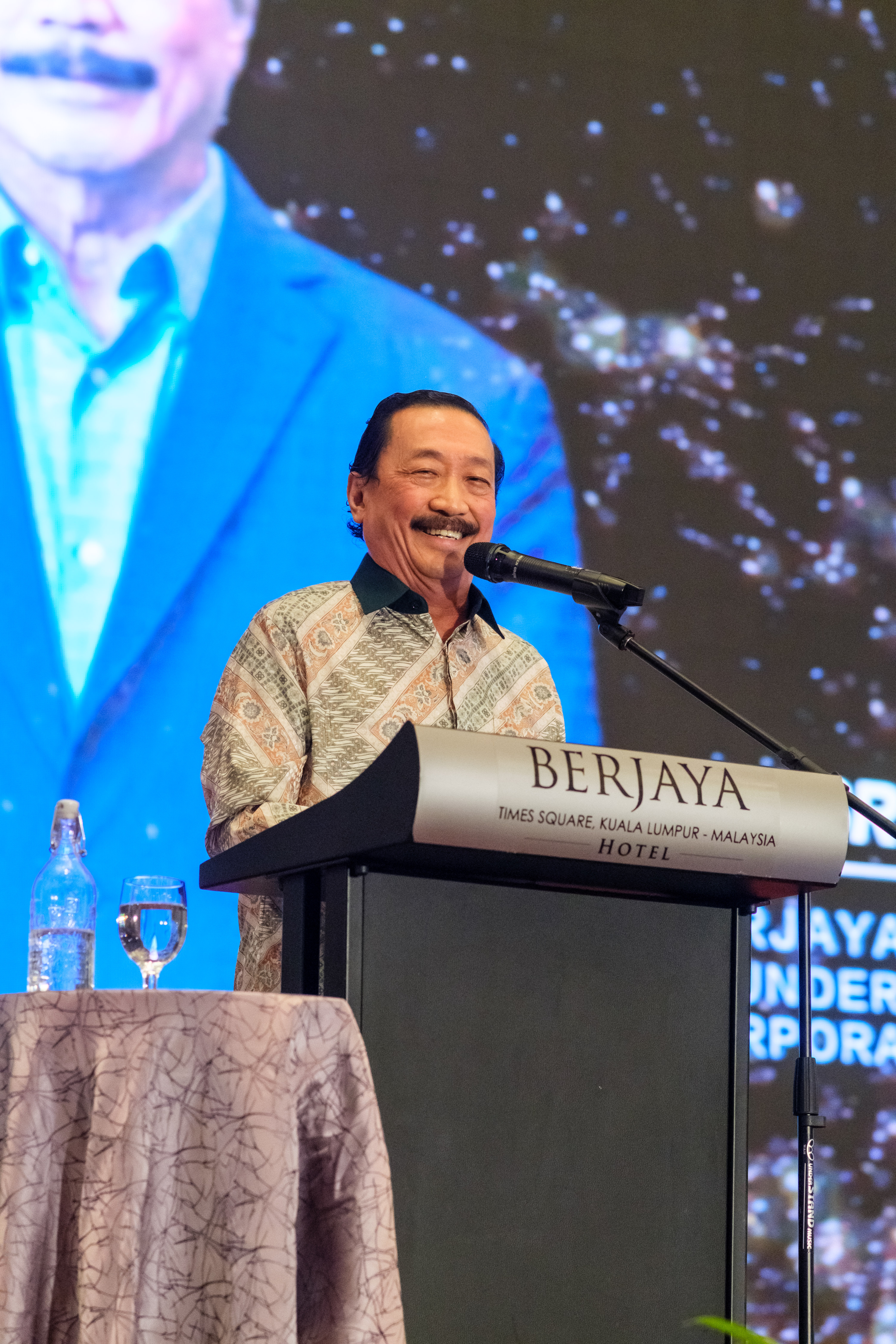 Tan Sri Vincent Tan 于千人餐饮大会演讲